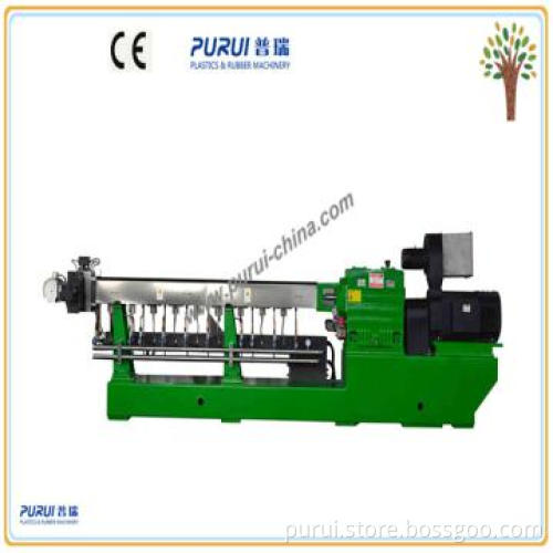 Co-rotating twin screw extruder